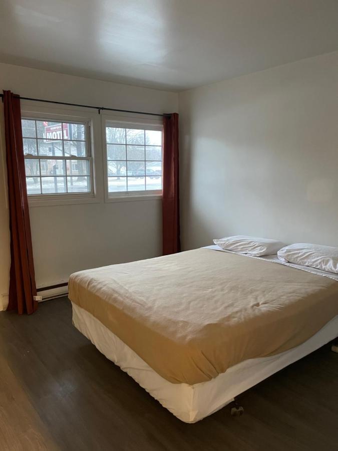 פרדריקטון Norfolk Motel מראה חיצוני תמונה